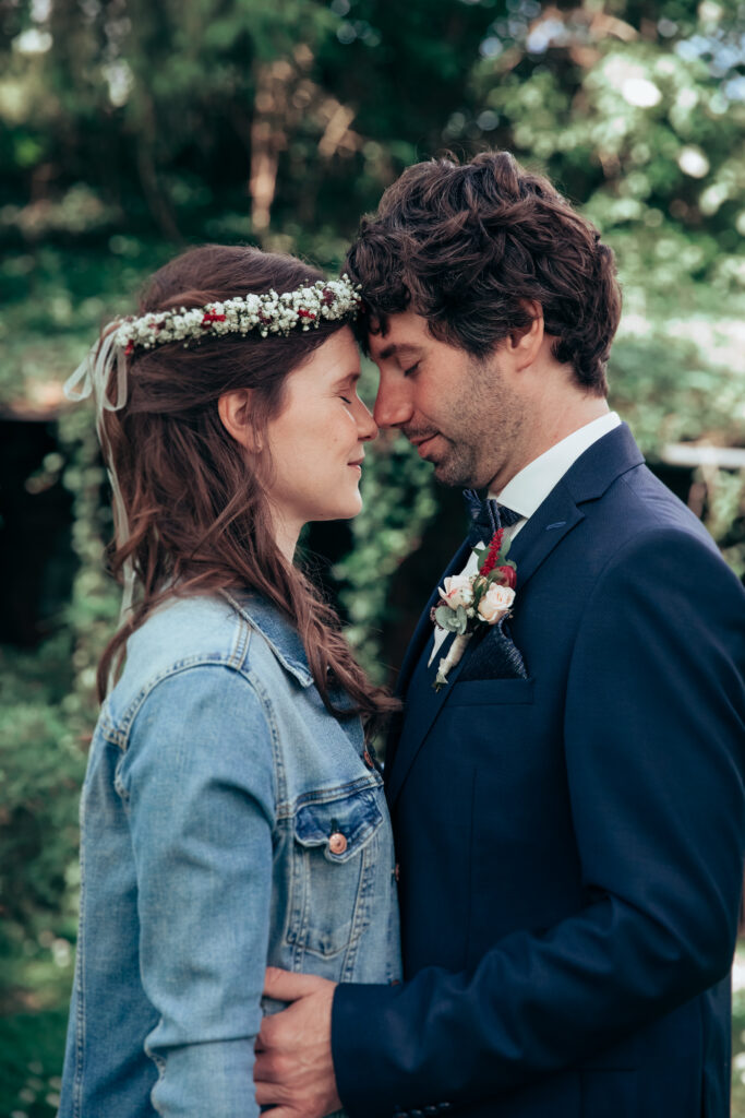 Heiraten mit Jeansjacke