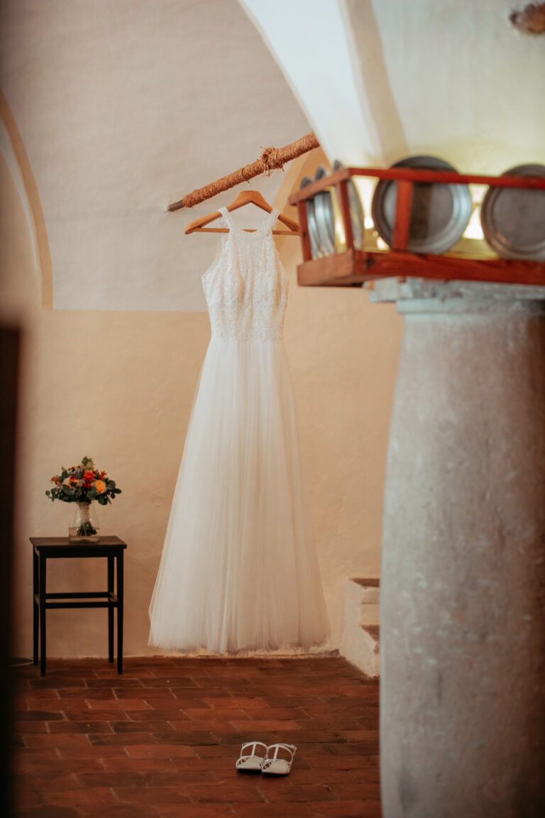 Brautkleid im Schloss Ernegg, heiraten im Schloss Ernegg