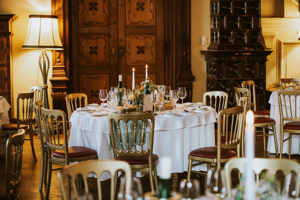 Heiraten im Schloss Ernegg, Hochzeitstafel Schloss Ernegg, Hochzeitsfotografin Niederösterreich