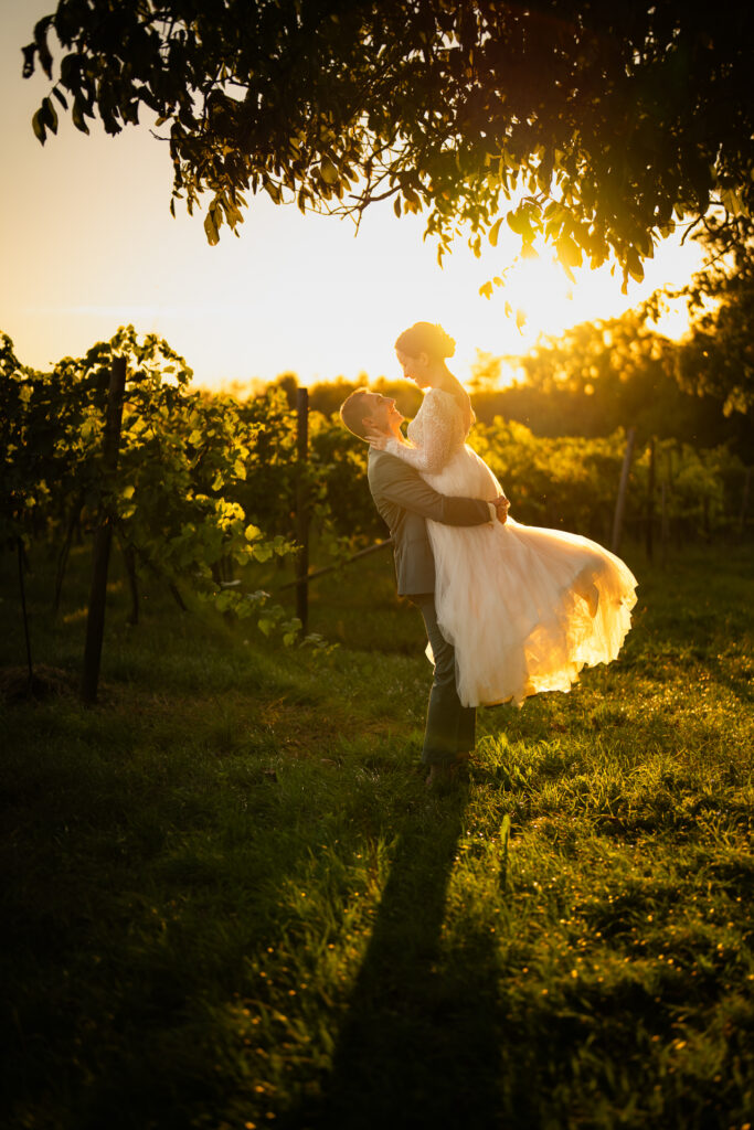 Paarshooting im Sonnenuntergang, Hochzeit in Niederösterreich, Hochzeitsfotografin Nö