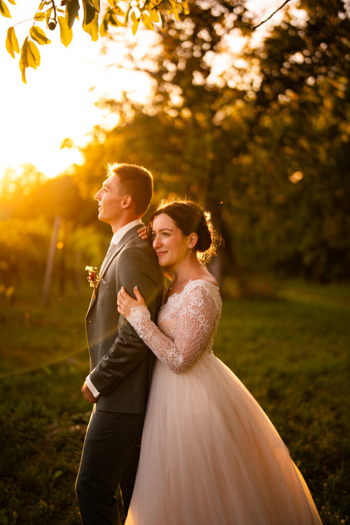 Paarshooting im Sonnenuntergang, Hochzeit in Niederösterreich, Hochzeitsfotografin Nö