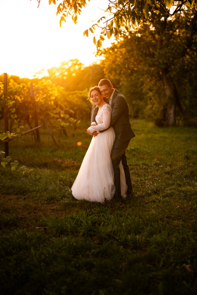 Paarshooting im Sonnenuntergang, Hochzeit in Niederösterreich, Hochzeitsfotografin Nö
