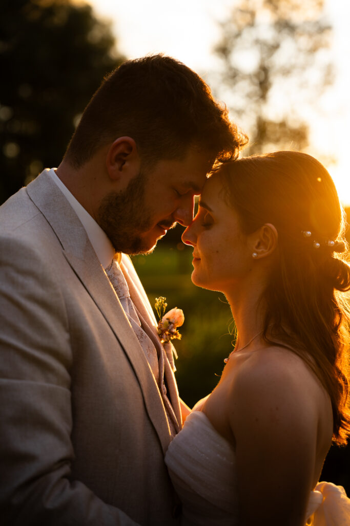 Fotografin Hochzeit NÖ, Hochzeit Schloss Ernegg, Paarshooting bei Sonnenuntergang